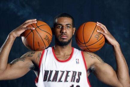 显得更加科 显得更加科